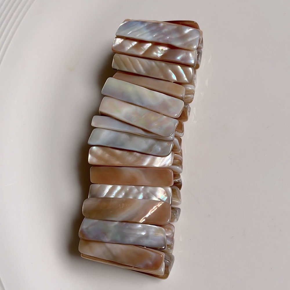 Mother of pearl bracelet stretch